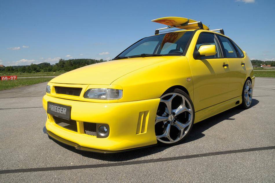 SOTTOPORTA SX GOLF3 C/CONDOTTO+APERTURA+GRIGLIA