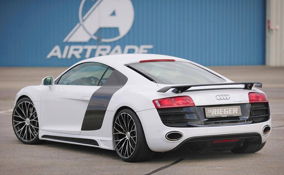 Alettone post Audi R8 in carbonio supporti in GFK