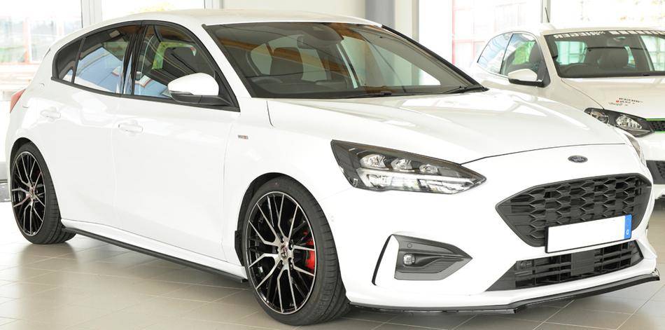 Lama sottoporta DX Rieger Focus 4 dall'18 nero lucido per ST-look