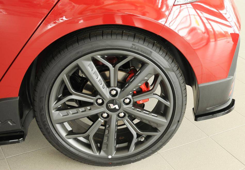 Deflettore laterale SX I20N BC3 per paraurti post orig N nero lucido