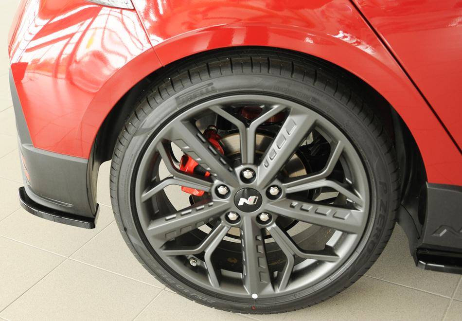 Deflettore laterale DX I20N BC3 per paraurti post orig N nero lucido