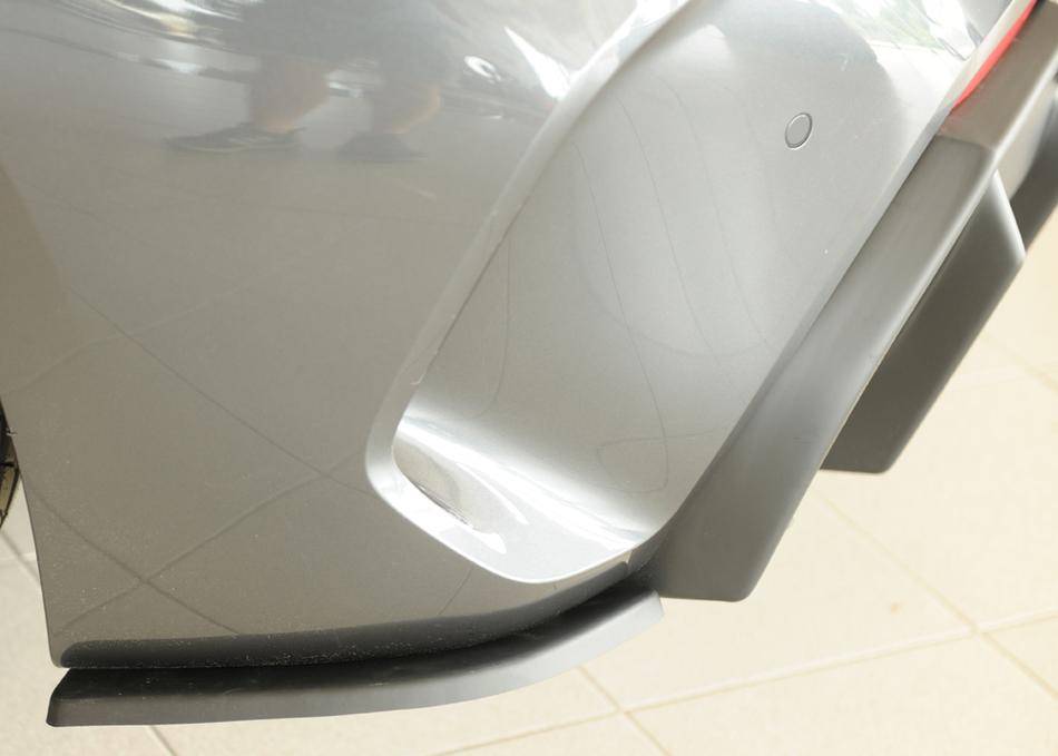 Aletta sinistra post serie 1 F40/F1H per sottoparaurti orig M-Sport