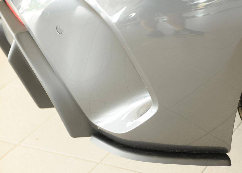 Aletta destra post serie 1 F40/F1H per sottoparaurti orig M-Sport