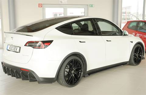 Diffusore post Rieger Tesla Model Y 003 dal 2020 con gancio nero opa