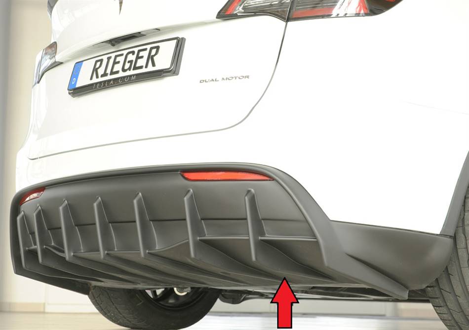 Diffusore post Rieger Tesla Model Y 003 dal 2020 con gancio nero opa