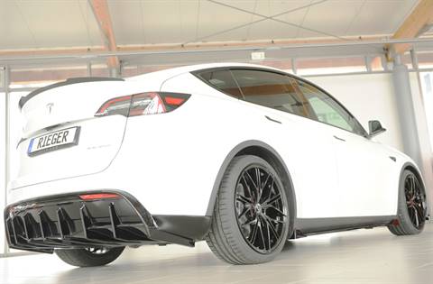 Diffusore post Rieger Tesla Model Y 003 dal 2020 con gancio nero luc