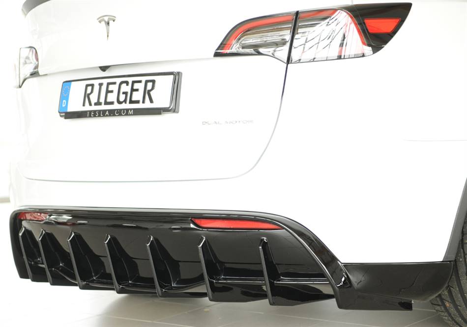 Diffusore post Rieger Tesla Model Y 003 dal 2020 con gancio nero luc