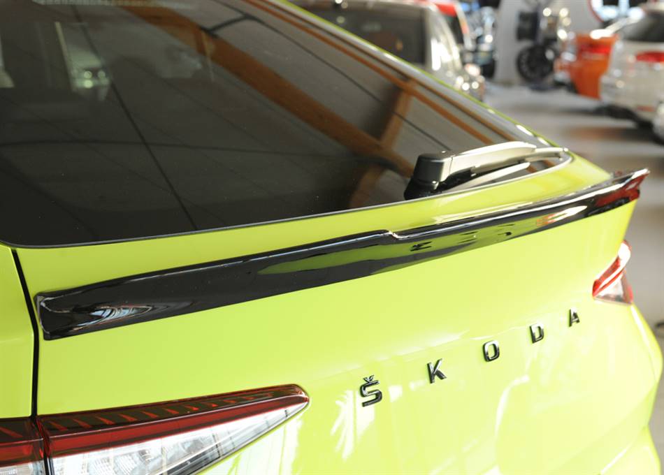 Spoilerino baule Rieger solo Enyac Coupe nero lucido