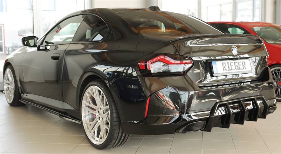 Diffusore post centrale G42/G2C per paraurti orig M-Style nero lucid