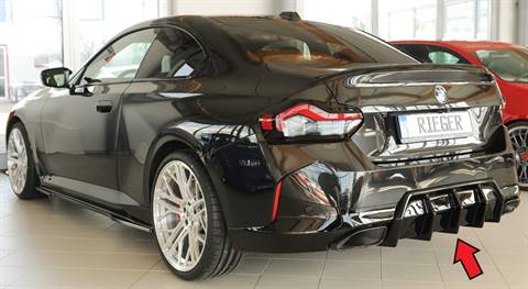 Diffusore post centrale G42/G2C per paraurti orig M-Style nero lucid