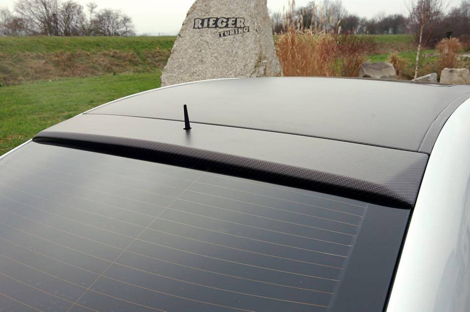 COPERTURA LUNOTTO MERC W203 CARBON-LOOK CON FORO PER ANTENNA